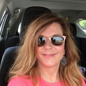 Meet your Posher, Jewell